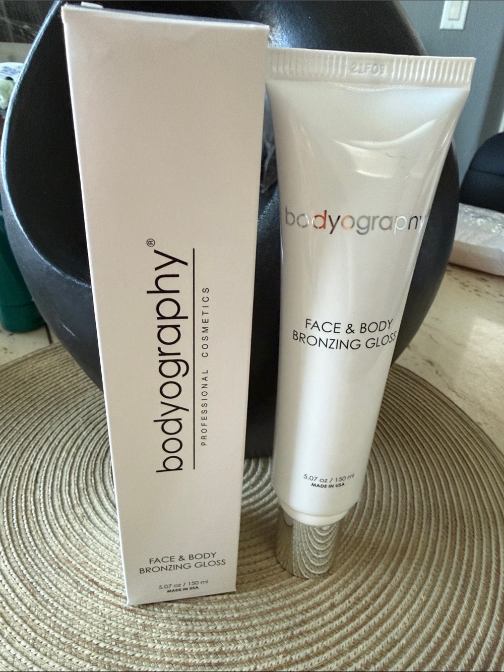 Bodyography Face & Body Bronzing Gloss 5.07 oz. New in White Box